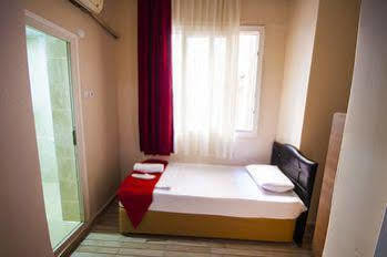 إزمير Cicek Palas Otel المظهر الخارجي الصورة